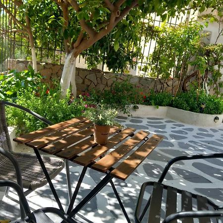 Studio In Garden Poros Town Extérieur photo