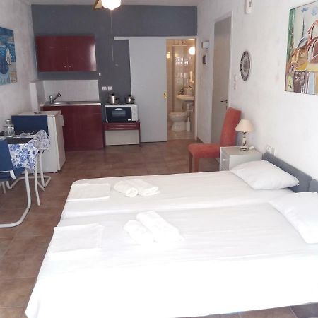 Studio In Garden Poros Town Extérieur photo
